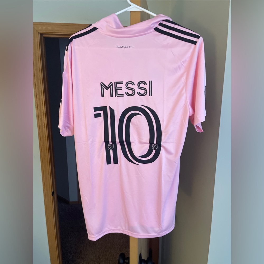 Lionel Messi #10 Inter Miami Pink Player Jersey. NWT Men’s Large
